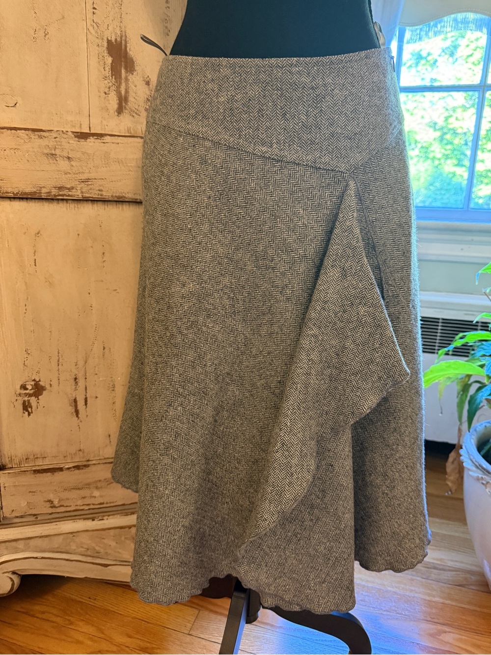 VTG ESPRIT herringbone layered ruffle front overlay feminine wool A-line skirt.